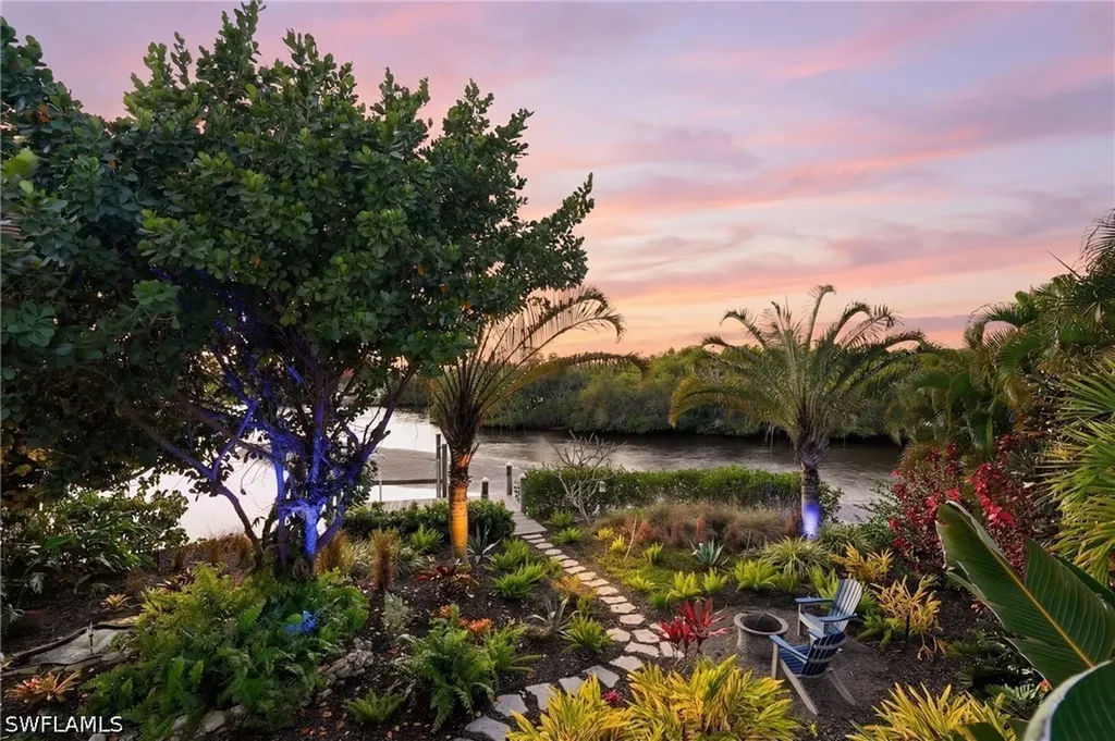 193 Cocohatchee Street Naples FL 34110