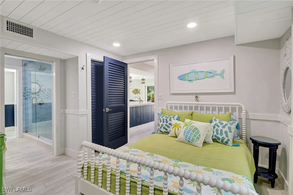 193 Cocohatchee Street Naples FL 34110