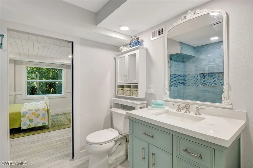193 Cocohatchee Street Naples FL 34110