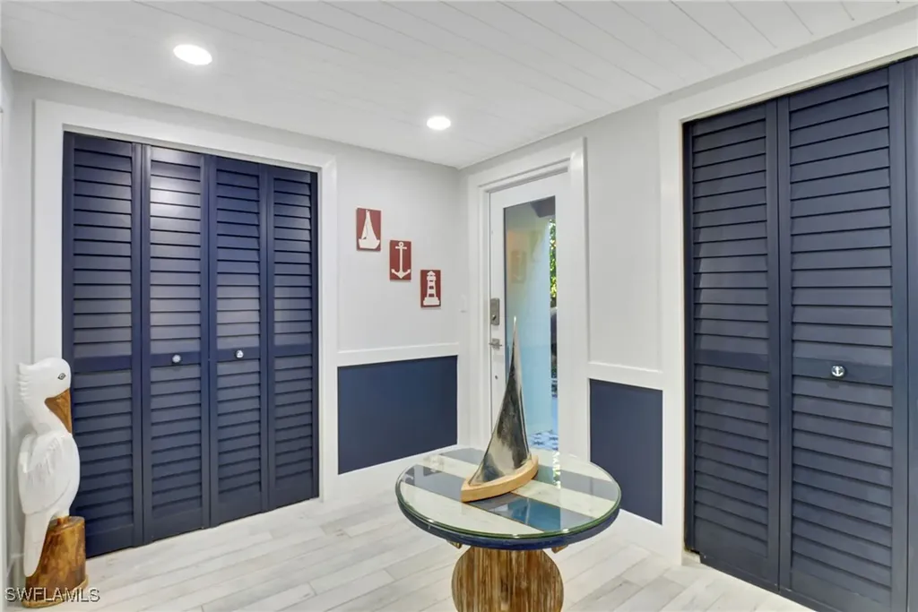 193 Cocohatchee Street Naples FL 34110