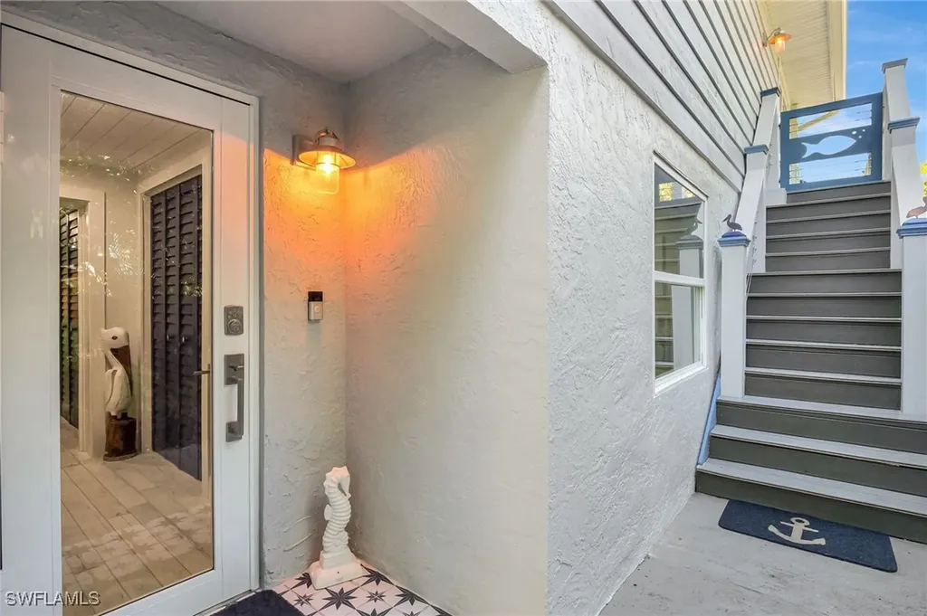 193 Cocohatchee Street Naples FL 34110