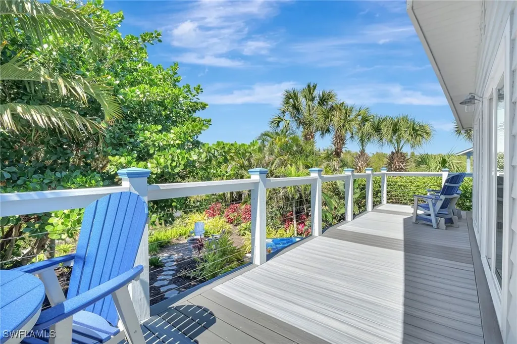 193 Cocohatchee Street Naples FL 34110