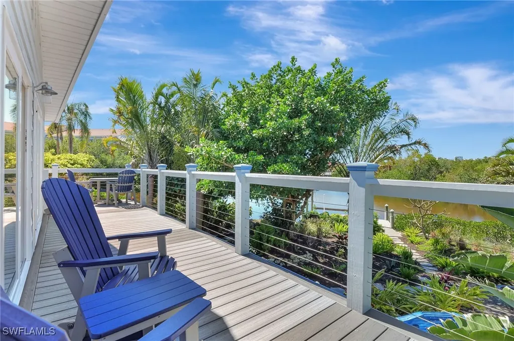 193 Cocohatchee Street Naples FL 34110