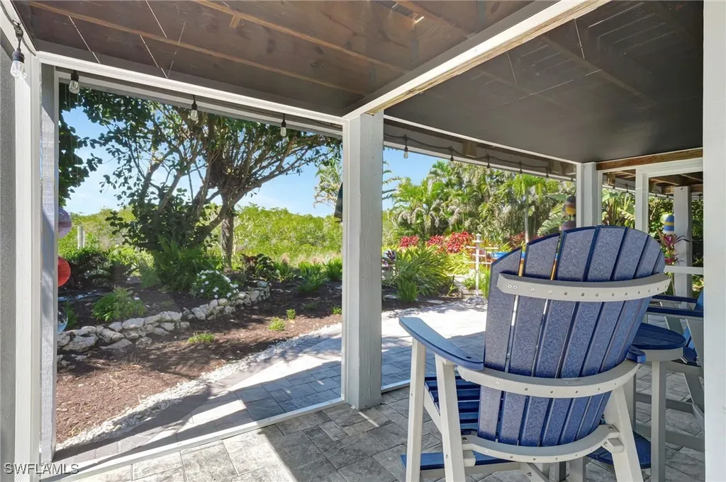 193 Cocohatchee Street Naples FL 34110