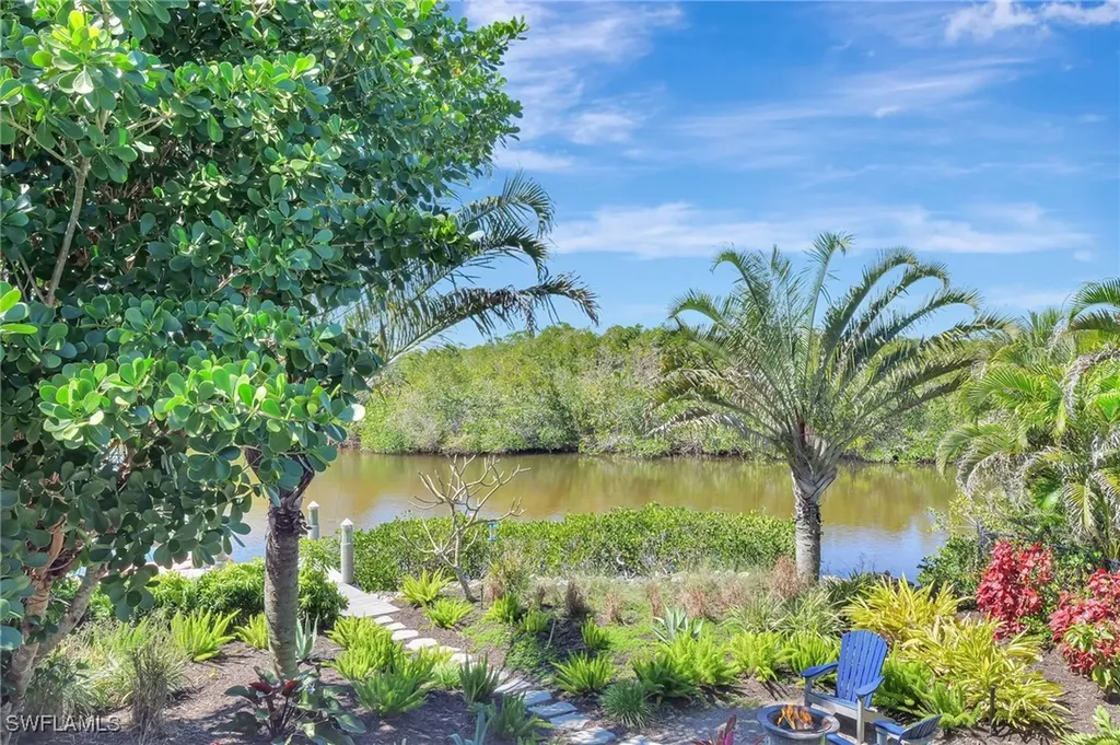 193 Cocohatchee Street Naples FL 34110