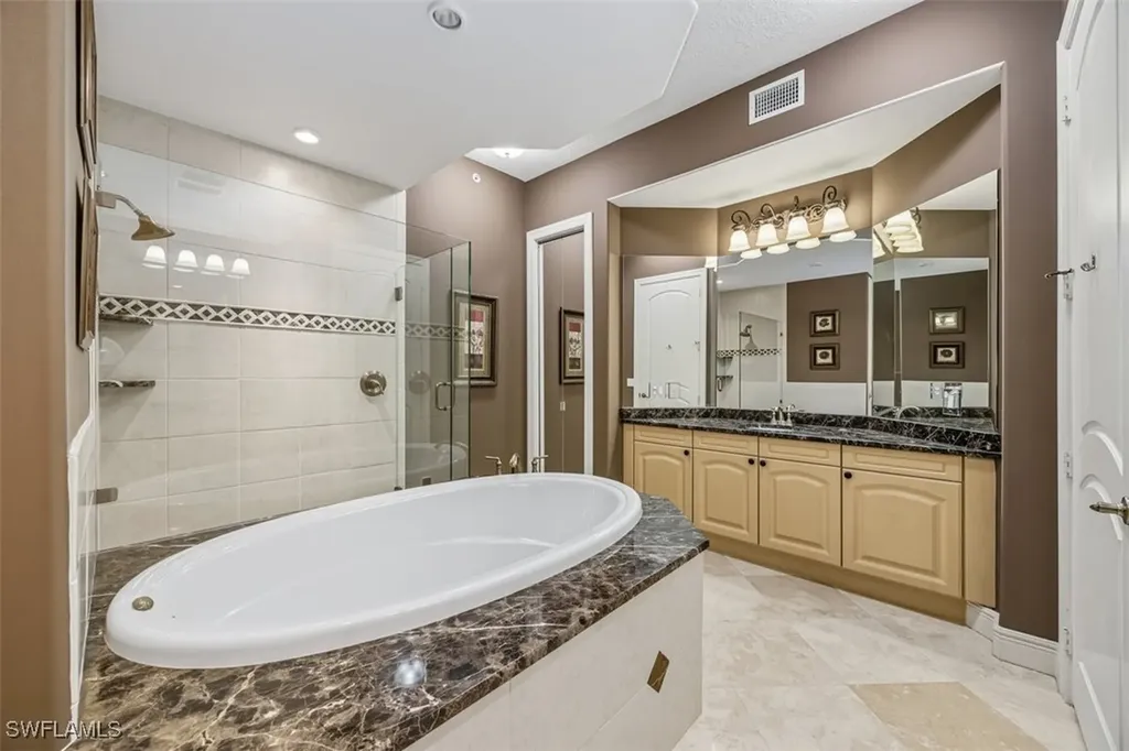560 El Camino Real Naples FL 34119