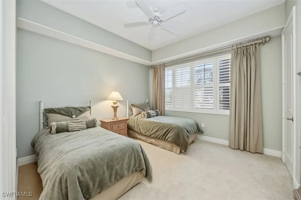 560 El Camino Real Naples FL 34119