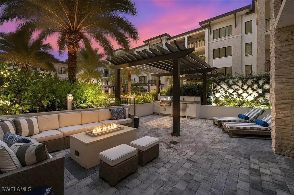 1130 3rd Avenue S Naples FL 34102