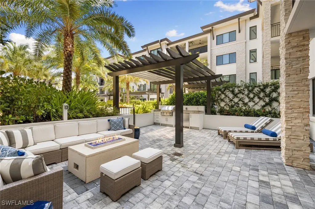 1130 3rd Avenue S Naples FL 34102