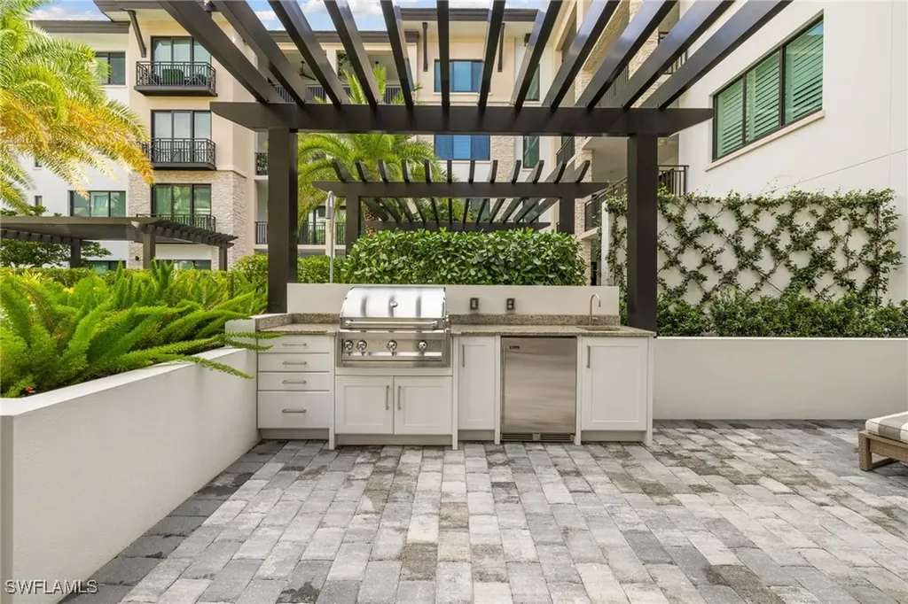 1130 3rd Avenue S Naples FL 34102