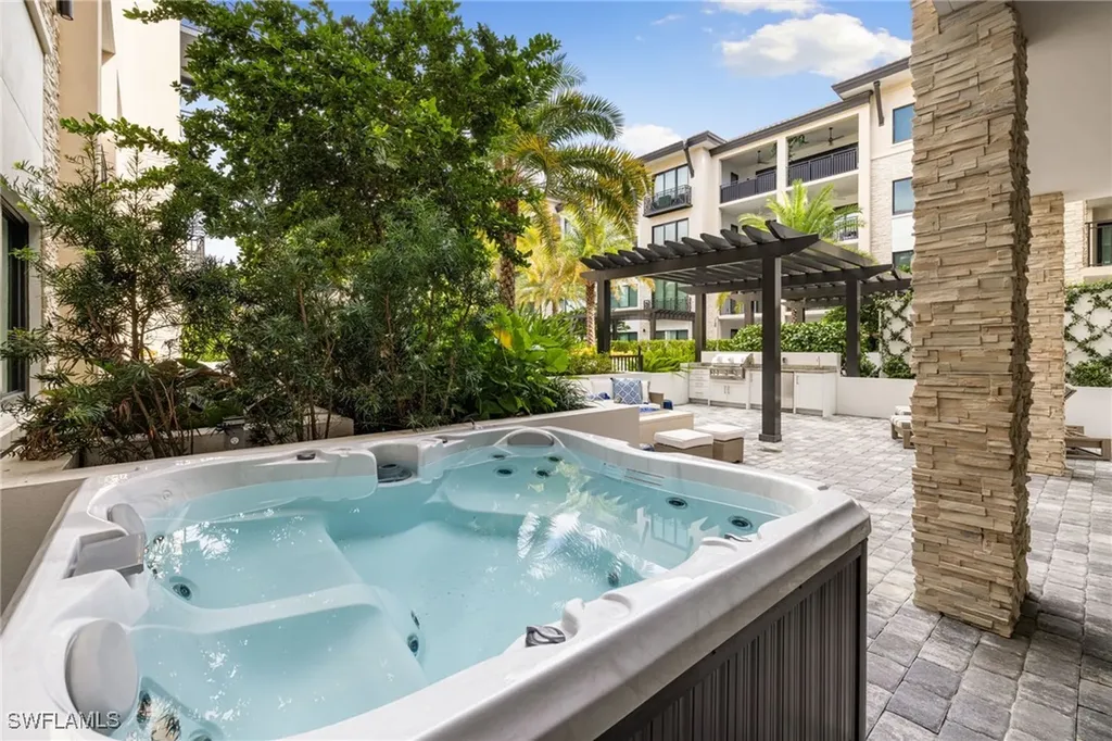 1130 3rd Avenue S Naples FL 34102