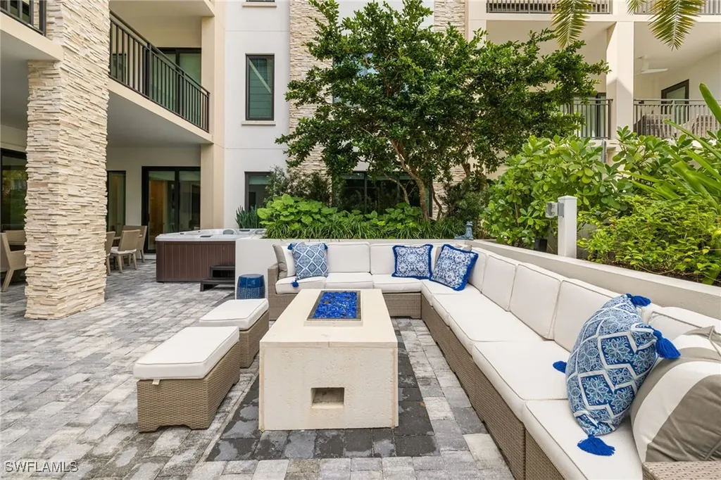 1130 3rd Avenue S Naples FL 34102