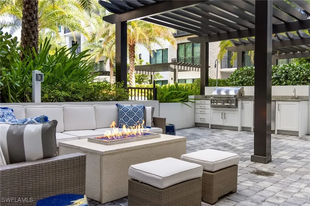 1130 3rd Avenue S Naples FL 34102