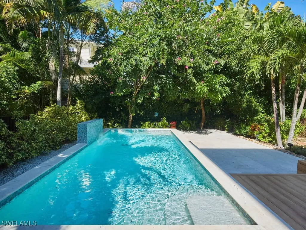 355 7th Avenue S Naples FL 34102