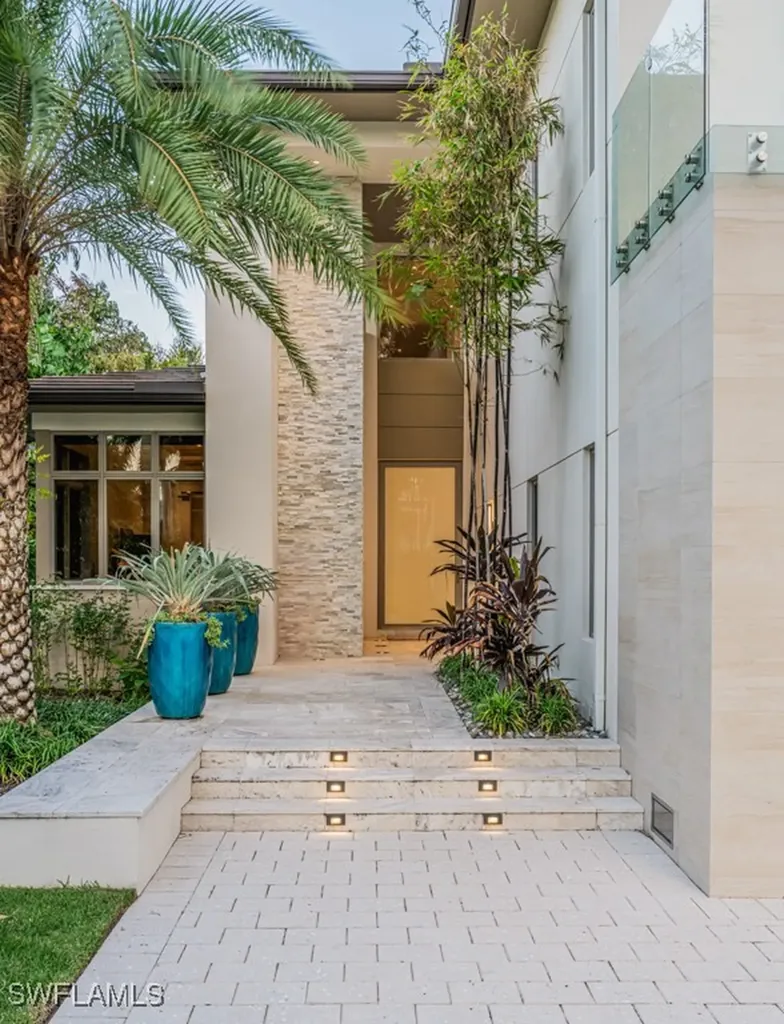 355 7th Avenue S Naples FL 34102