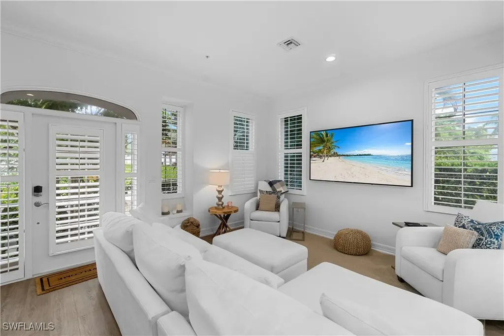 991 8th Street S Naples FL 34102