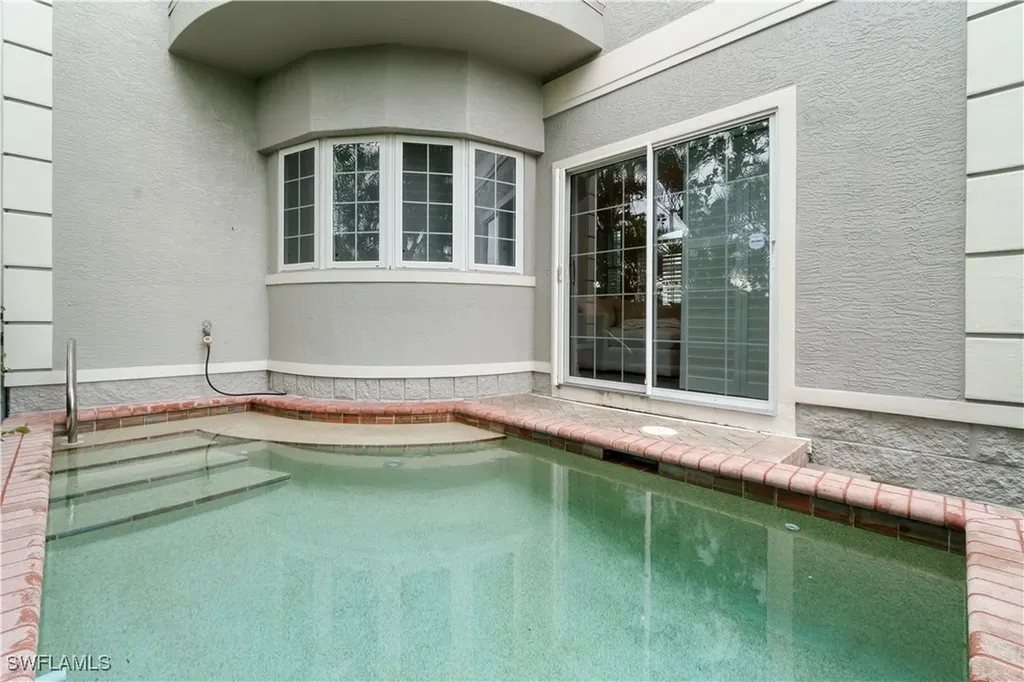 991 8th Street S Naples FL 34102