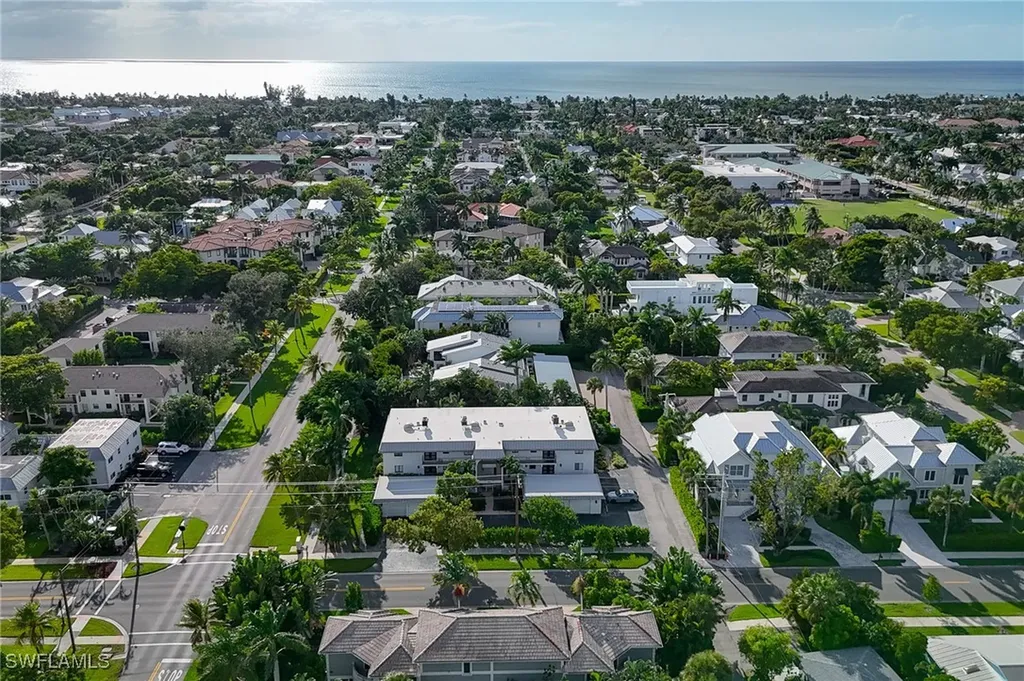 991 8th Street S Naples FL 34102