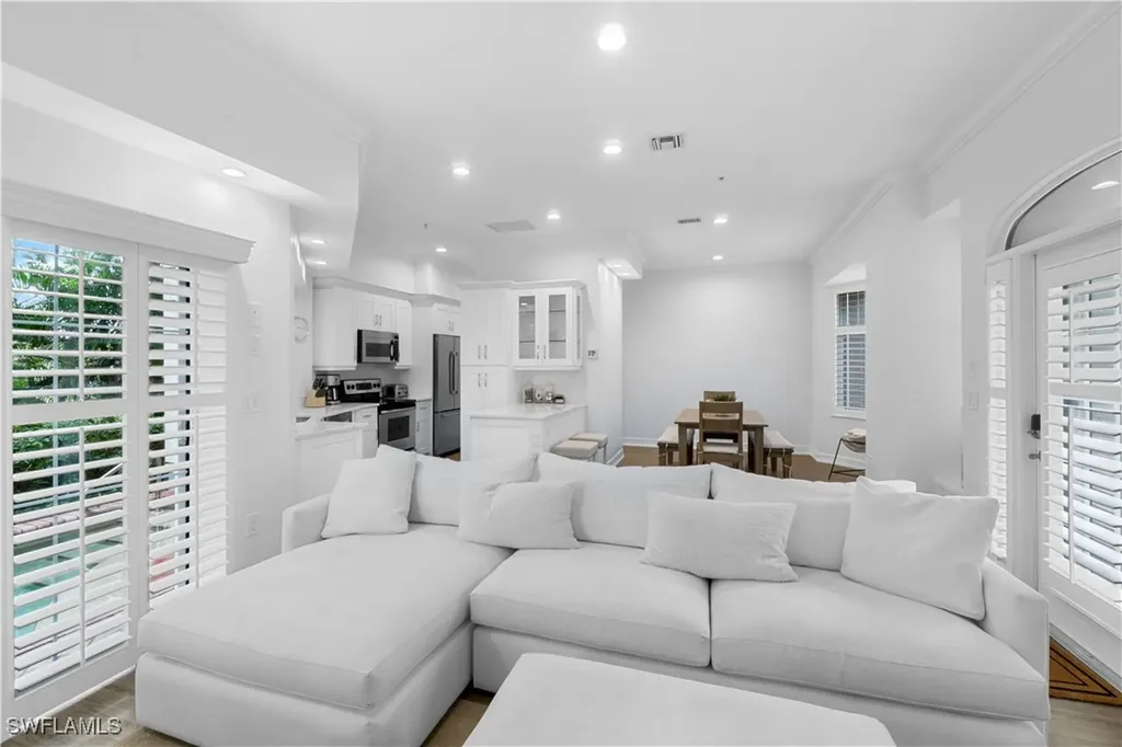 991 8th Street S Naples FL 34102