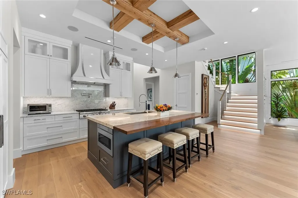 644 W Lake Drive Naples FL 34102
