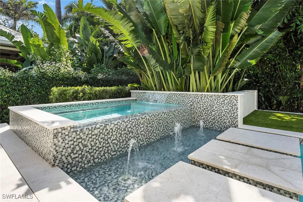 644 W Lake Drive Naples FL 34102