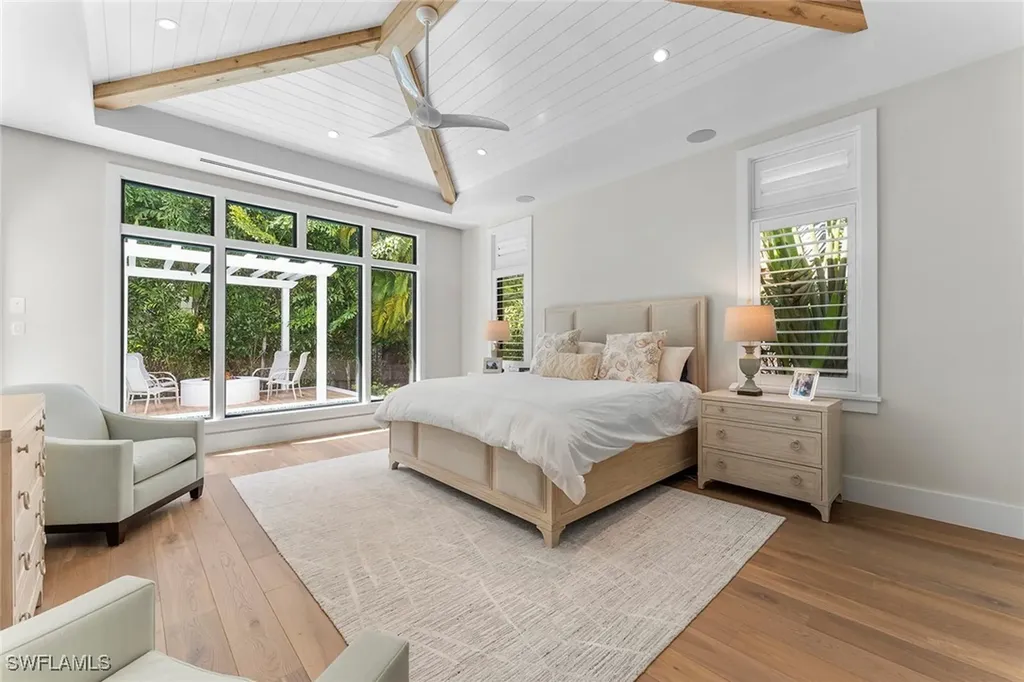 644 W Lake Drive Naples FL 34102