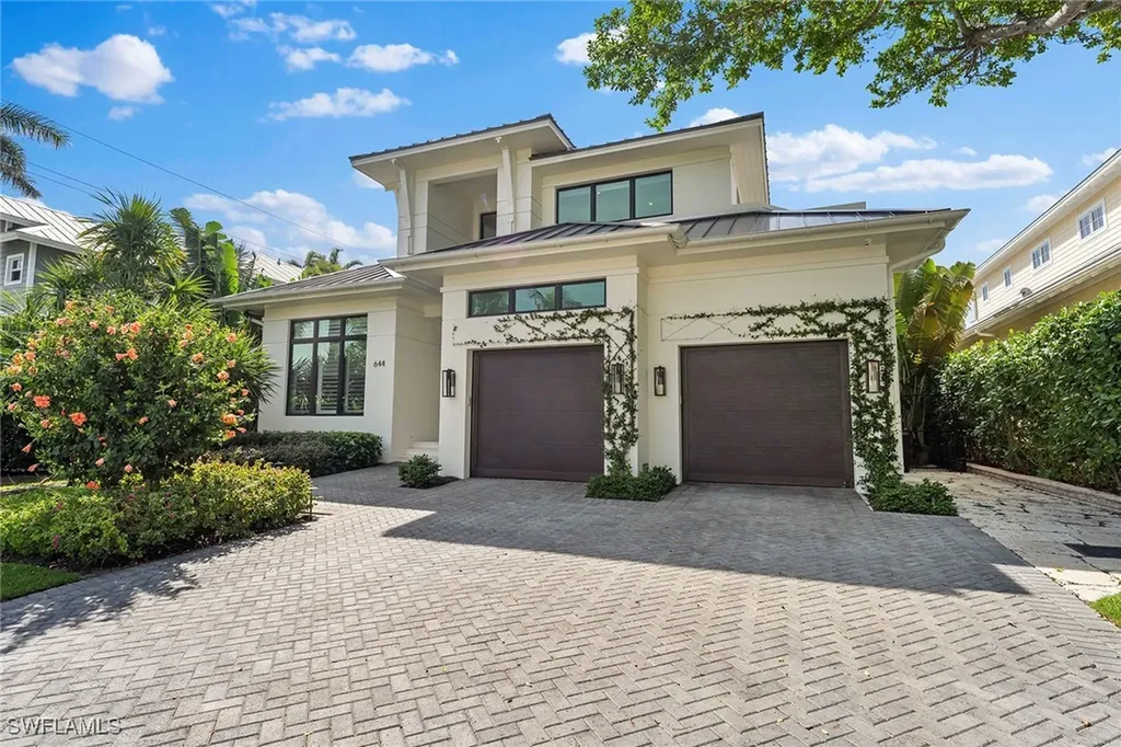 644 W Lake Drive Naples FL 34102