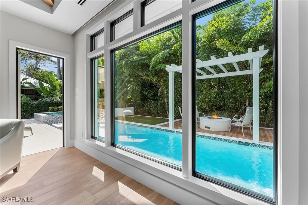 644 W Lake Drive Naples FL 34102