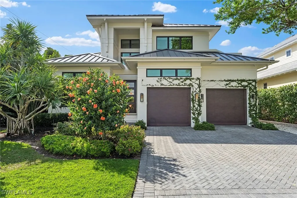 644 W Lake Drive Naples FL 34102