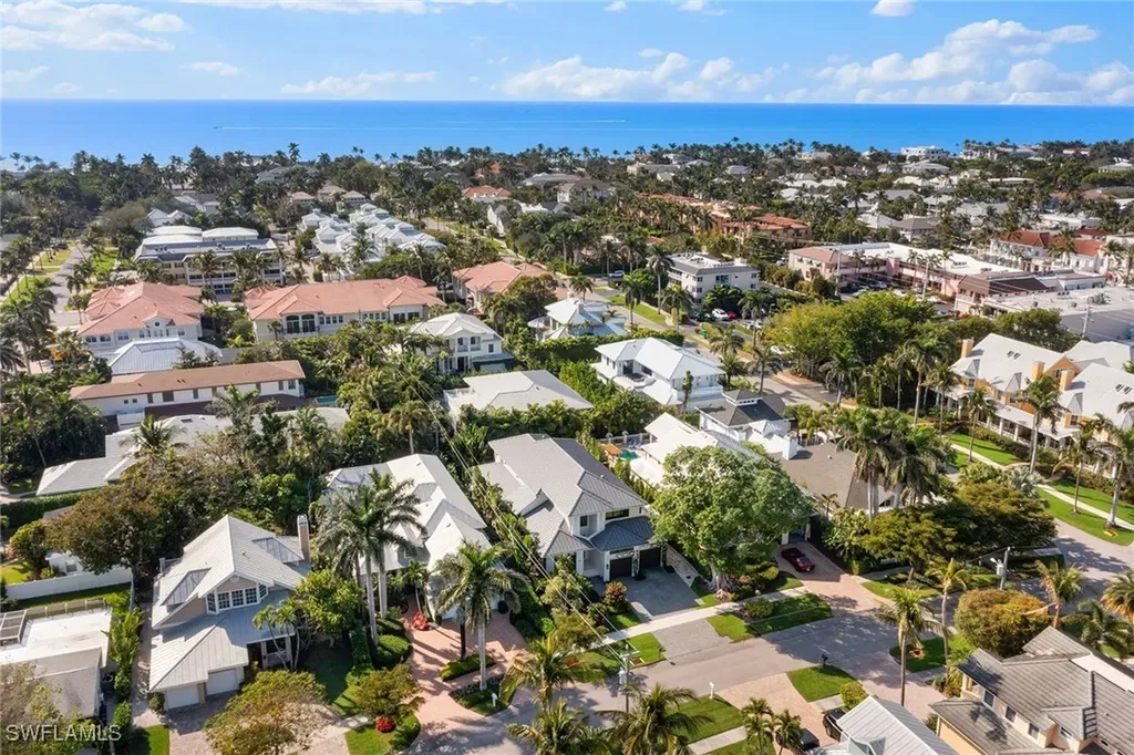 644 W Lake Drive Naples FL 34102