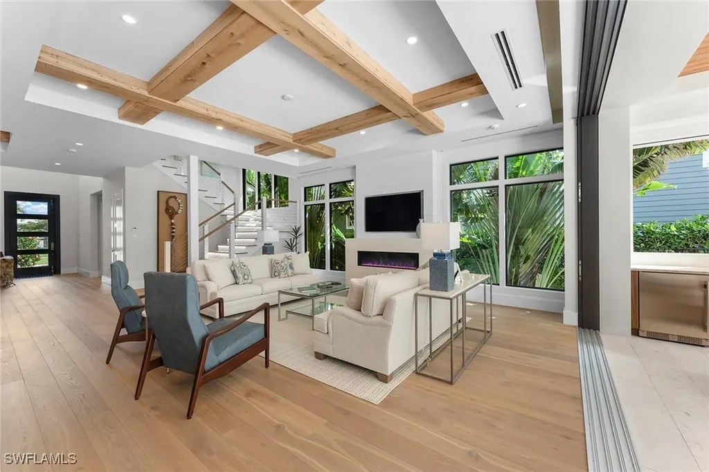 644 W Lake Drive Naples FL 34102