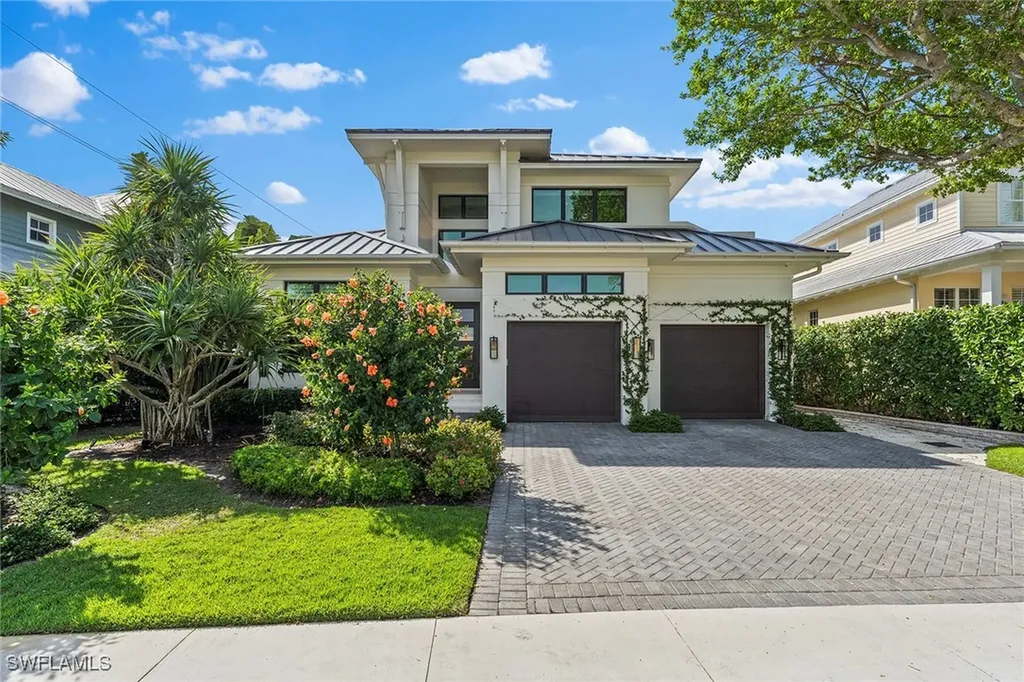 644 W Lake Drive Naples FL 34102