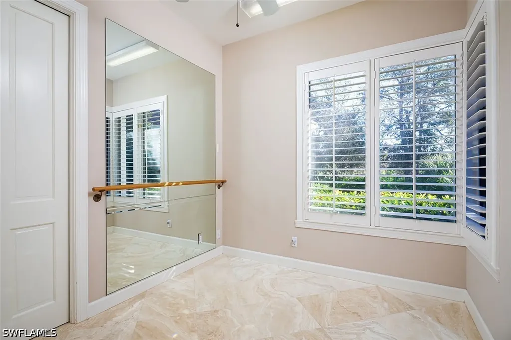 896 Barcarmil Way Naples FL 34110