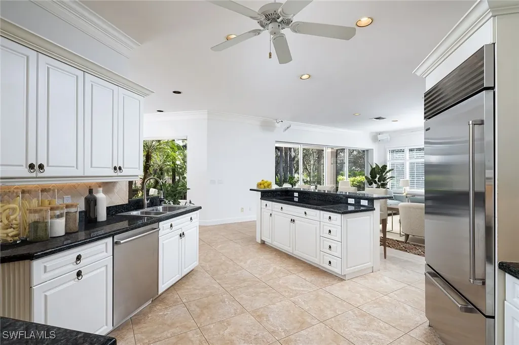 896 Barcarmil Way Naples FL 34110