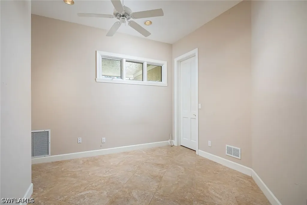 896 Barcarmil Way Naples FL 34110