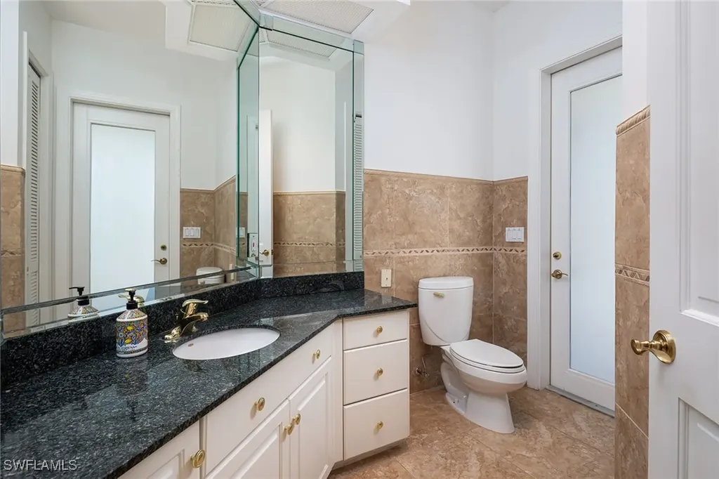 896 Barcarmil Way Naples FL 34110