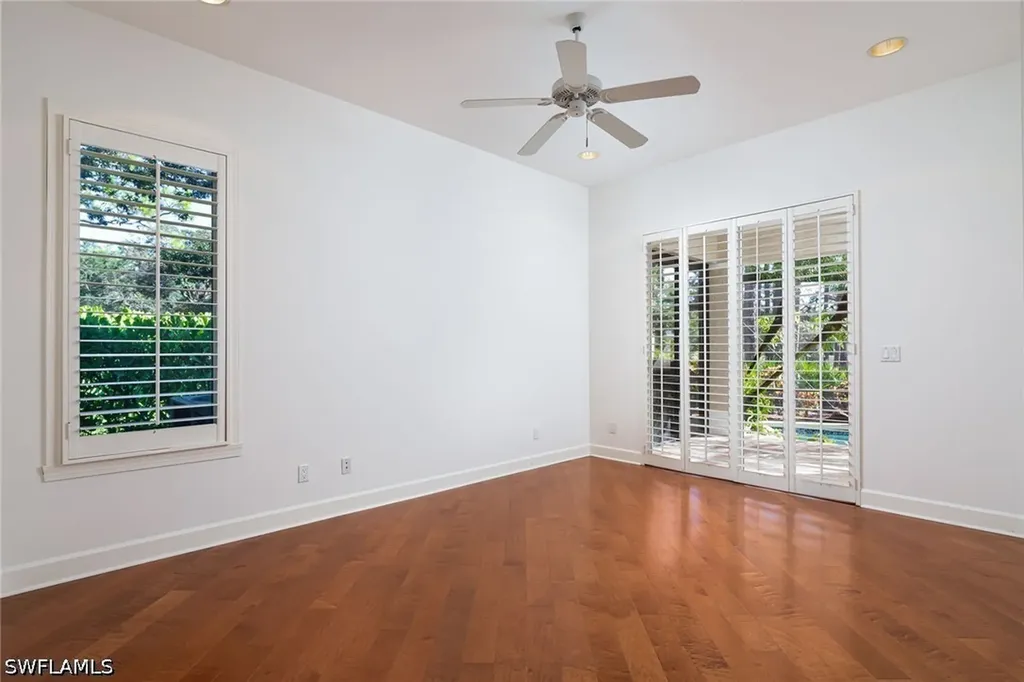 896 Barcarmil Way Naples FL 34110