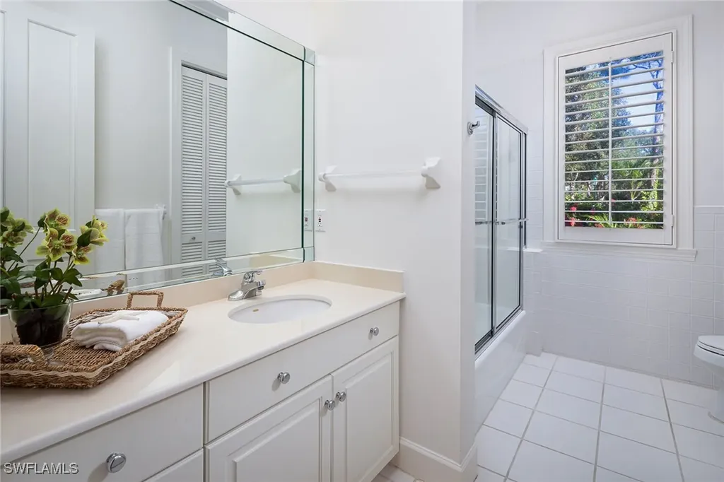 896 Barcarmil Way Naples FL 34110