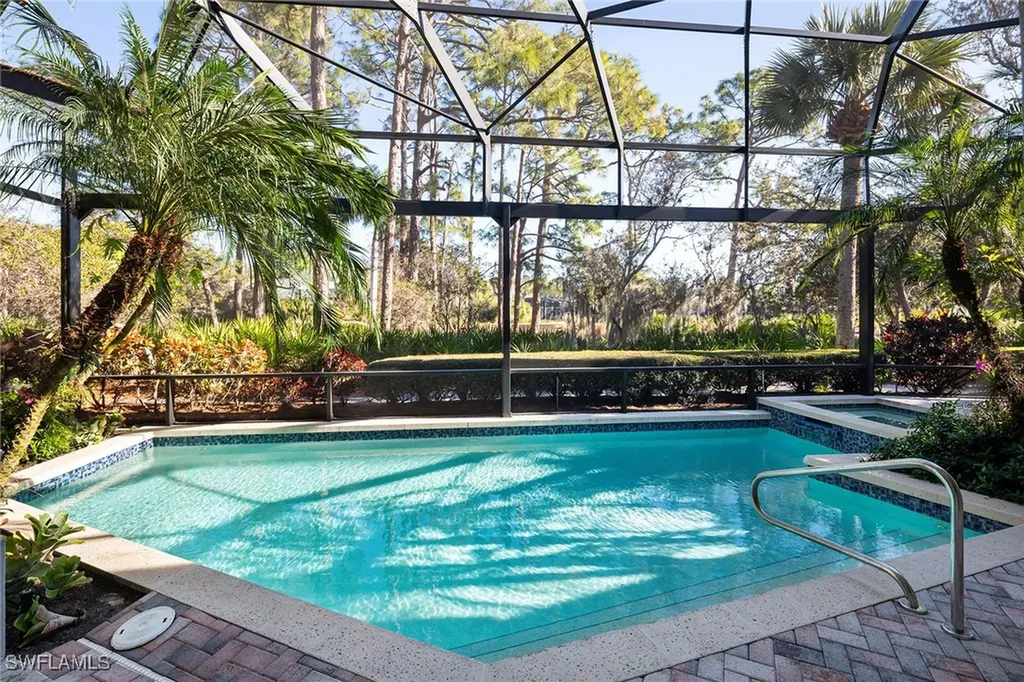 896 Barcarmil Way Naples FL 34110