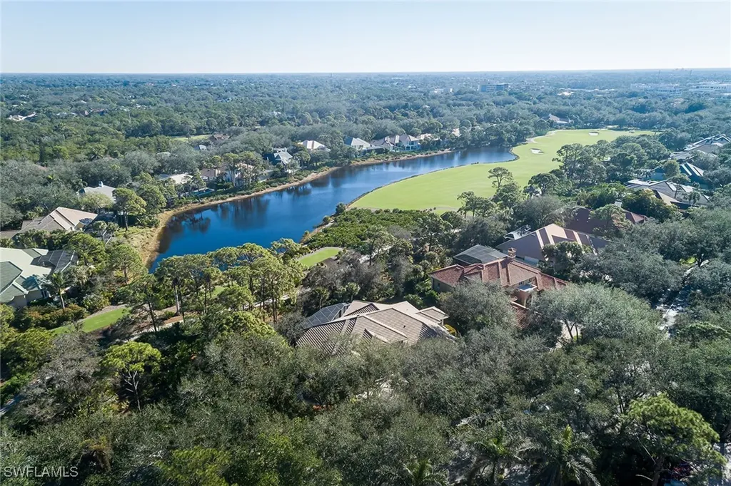 896 Barcarmil Way Naples FL 34110