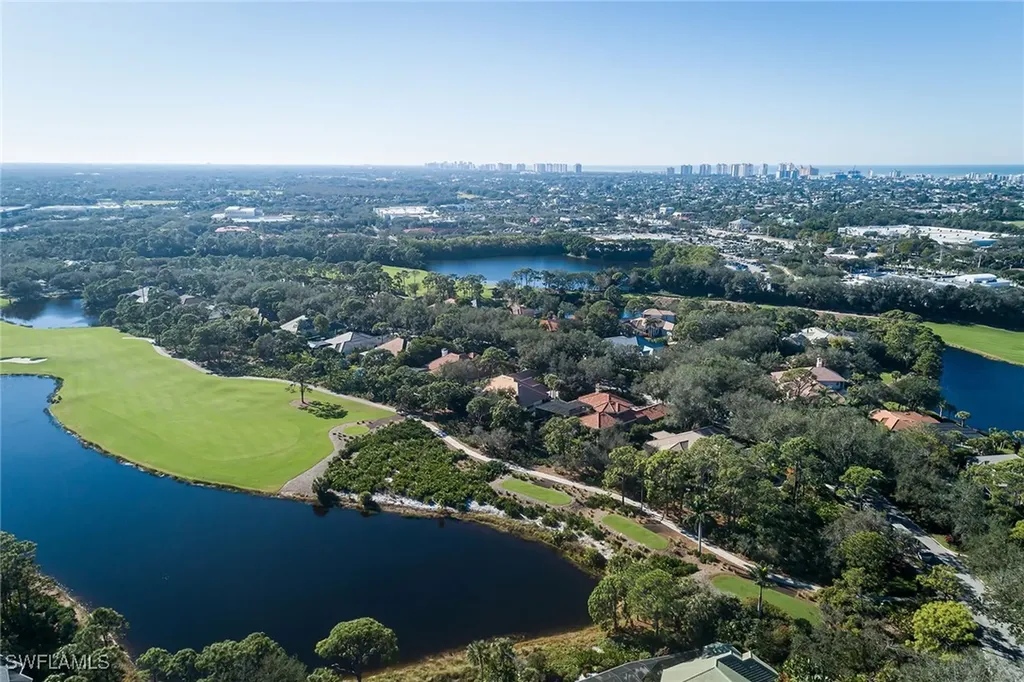 896 Barcarmil Way Naples FL 34110