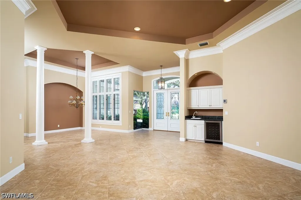 896 Barcarmil Way Naples FL 34110