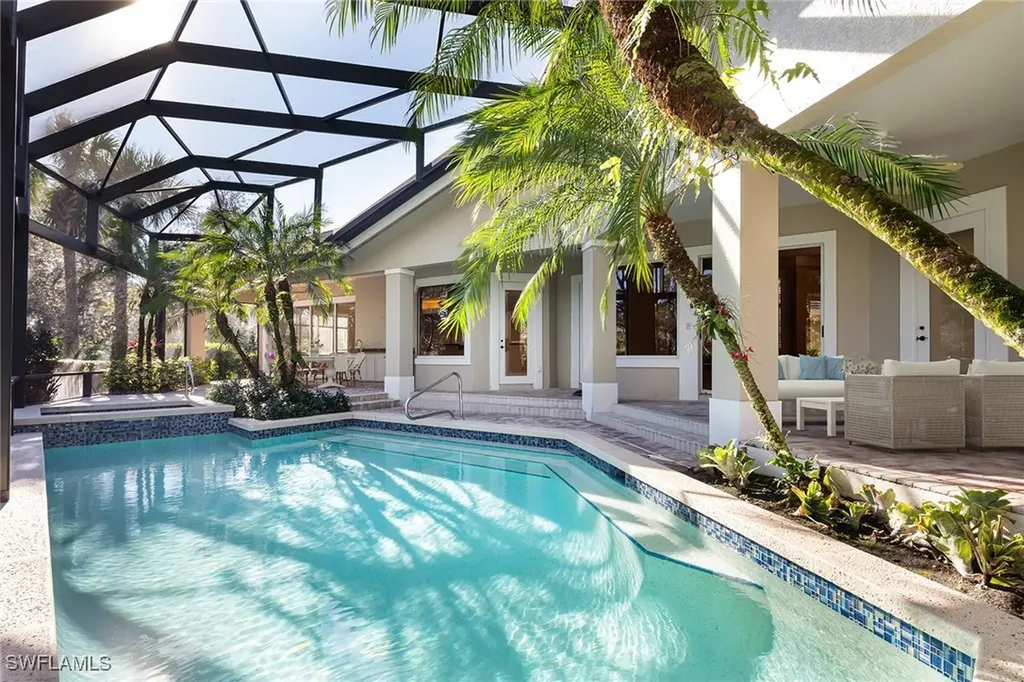 896 Barcarmil Way Naples FL 34110