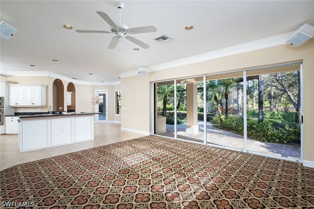 896 Barcarmil Way Naples FL 34110