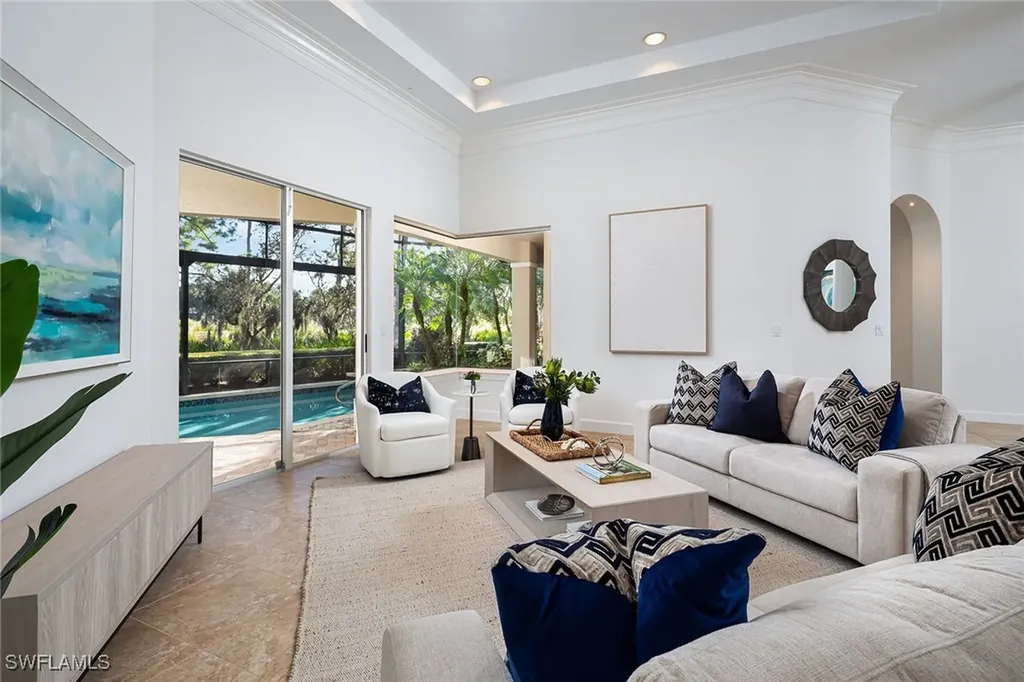 896 Barcarmil Way Naples FL 34110