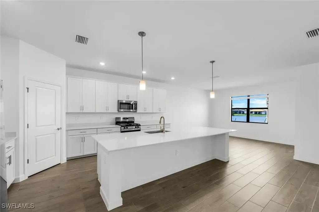 19100 Hanley Boulevard Estero FL 33928