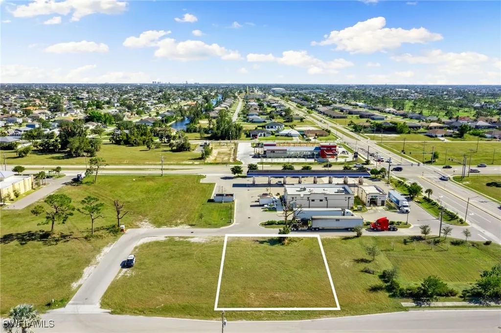 1523 SW 16th Court Cape Coral FL 33991