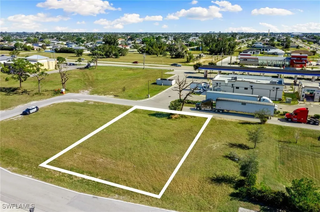 1523 SW 16th Court Cape Coral FL 33991