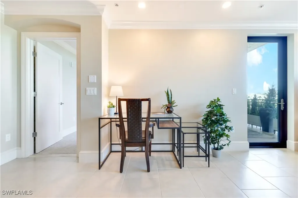 9115 Strada Place Naples FL 34108