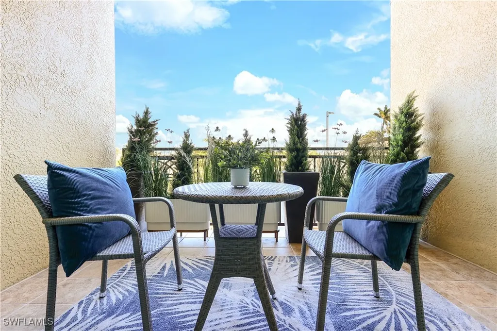9115 Strada Place Naples FL 34108